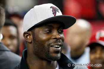 Exclusive-American football-Former NFL quarterback Vick coming out of retirement - Yahoo News