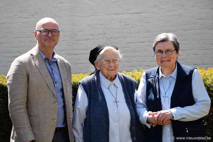 Congregatie Heilig Hart van Maria viert 100ste verjaardag zuster Denise: burgemeester bezorgt eeuwelinge foto koningspaar