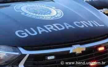 Capivari: Cão farejador localiza drogas em mochila de aluno - Band Jornalismo