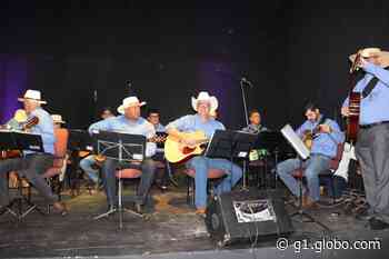 Orquestra de violeiros se apresenta gratuitamente em praça de Capivari - Globo.com