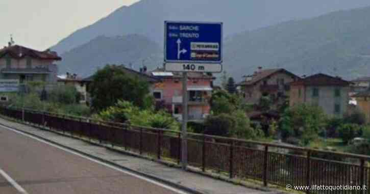 Incidente in moto, muoiono marito e moglie: stavano andando al concerto di Vasco Rossi a Trento. Lasciano tre figli