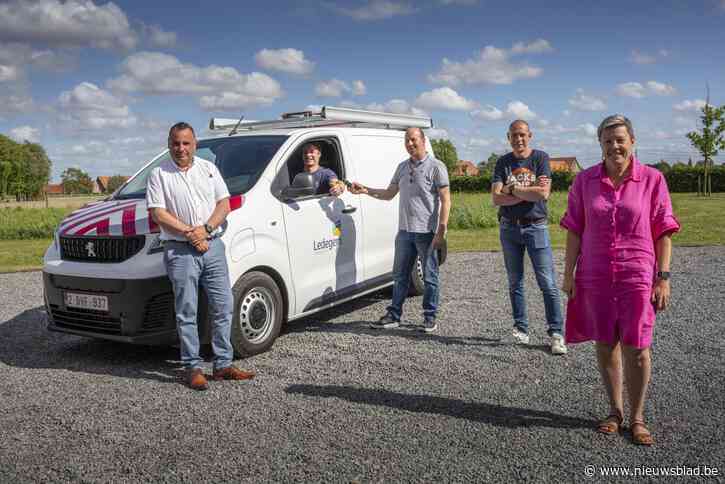 Gemeente koopt nieuwe duurzame wagen aan