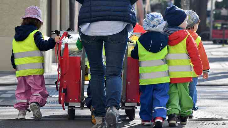 Einigung im Tarif-Streit: Kita-Personal: Mehr Geld und freie Tage - ZDFheute