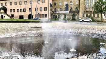 Am Brunnen in der Stadt: Erfrischung gibt es in Zeitz bereits an einigen Plätzen - auch am Altmarkt - Mitteldeutsche Zeitung