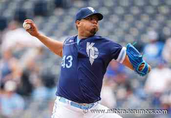Royals Option Carlos Hernandez, Select Foster Griffin - MLB Trade Rumors