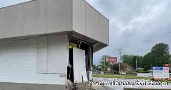 Vehicle Strikes Empty Building at SW Corner of Griffin and Main; Driver Rescued by Firefighters - Vermilion County First