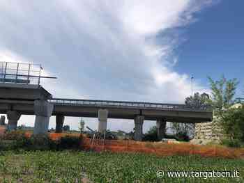 Due anni per ricostruire il ponte della tangenziale di Fossano, che ora è di nuovo "monco" e chiuso al traffico (VIDEO) - TargatoCn.it