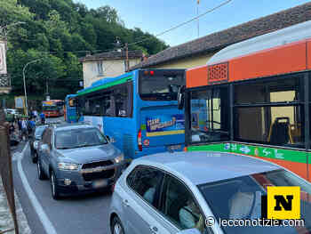 Pullman in panne, caos viabilistico sulla vecchia Lecco Ballabio - Lecco Notizie