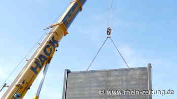 Stille auf der Mosel: Schleuse in Lehmen bekommt ein neues Obertor - Rhein-Zeitung