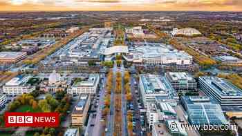Milton Keynes named a city to mark Queen's Platinum Jubilee - BBC