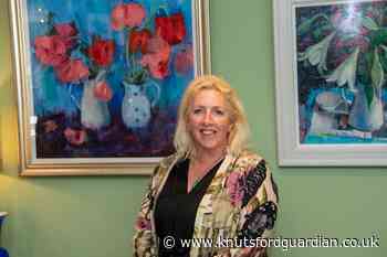 Scottish artist Jennifer Mackenzie wows visitors in Knutsford - Knutsford Guardian