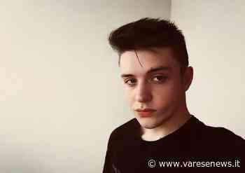 Dalla musica alla scrittura: il 17enne Simone da Samarate e il suo primo libro di poesia - varesenews.it