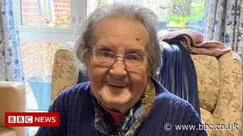 How art is boosting Warwickshire care home residents' wellbeing