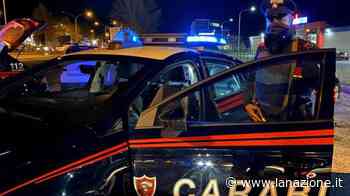 Si mette a sparare in aria Terrore all’alba tra le case - LA NAZIONE