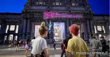 Banksy sulla stazione Centrale di Milano: dal tramonto all’alba la proiezione dedicata ai migranti - Corriere Milano
