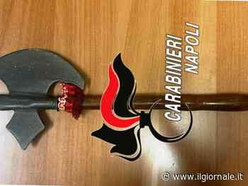 Tenta rapina con un'ascia medievale: arrestato 40enne