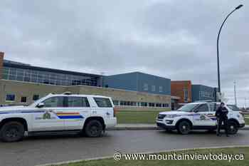 Ecole Olds High School lockdown lifted as RCMP determine no risk found - Mountain View TODAY