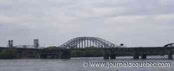 Loi 96: la communauté de Kahnawake force la fermeture du pont Honoré-Mercier