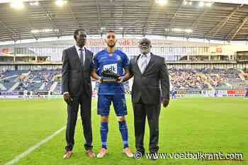 Ebbenhouten Schoen én prijs Jean-Claude Bouvy: aanvaller AA Gent twee keer gehuldigd voor prijs van één