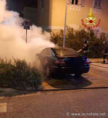 Porto San Giorgio, paura nella notte: auto in fiamme - La Notizia.net
