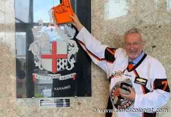 Nanaimo's mayor loses hockey bet to Penticton counterpart - Times Colonist