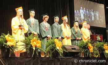 Beating her big brother: Mackenzie Molnar is Amherst Class of 2022 valedictorian - Chronicle Telegram