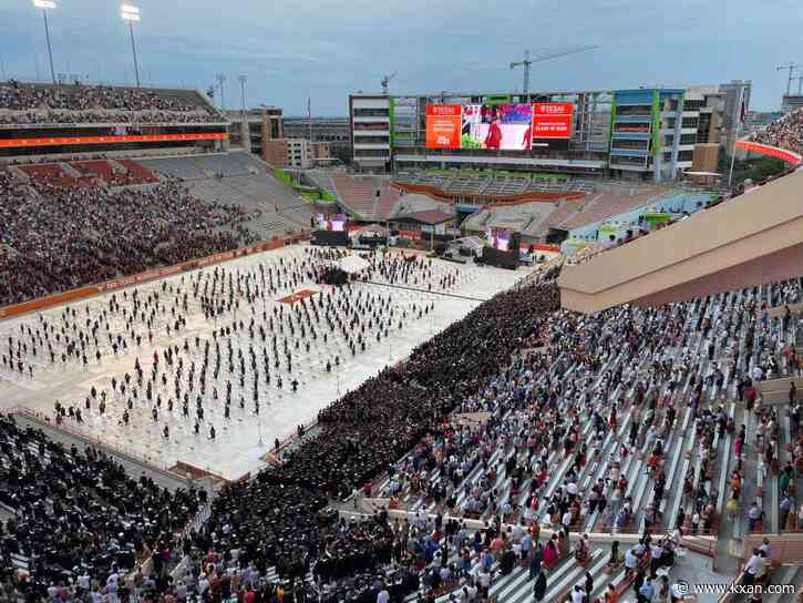 Emmanuel Acho shares special message to UT grads at Commencement