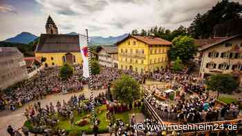 „Des san mia“ – Neubeurer Trachtenverein Edelweiß hat gleich drei Gründe zum Feiern