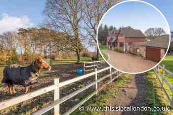Zoopla: Inside this equestrian property in Sidcup