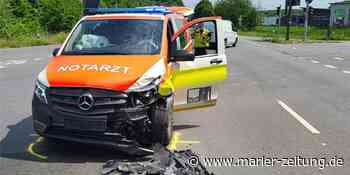 MZ+ Unfall in Marl: Notarztwagen stößt mit Auto zusammen - Fahrer verletzt - Marler Zeitung