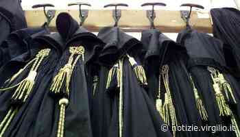 Flop concorso magistratura, supera lo scritto solo il 5 per cento dei candidati: "Non sanno andare a capo" - Virgilio Notizie