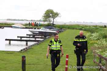 Surfer raakt gewond na val in water bij Oldeouwer - Noordernieuws