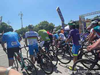 Partita la tappa Mondovì-Cuneo del "Giro E" [FOTOGALLERY] - TargatoCn.it