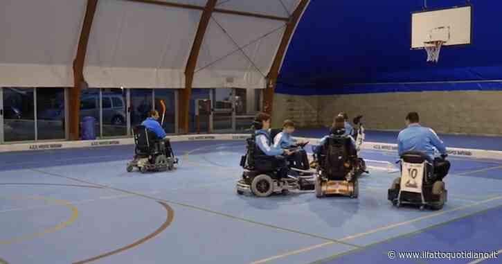 Sport paralimpici, l’appello della nuova squadra di powerchair hockey: “Aiutateci ad acquistare un furgone per le carrozzine da gioco”