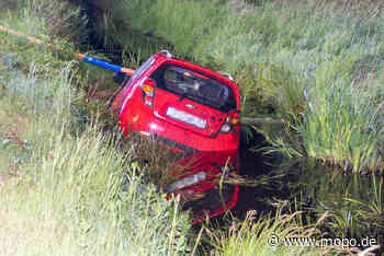 Chevrolet landet im Wasser – Fahrerin gefangen - Mopo.de