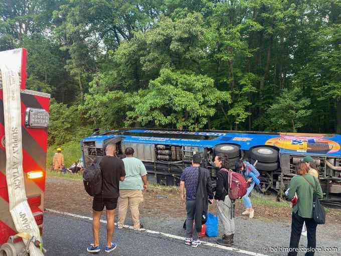 More Than a Dozen Injured After A Bus Flips Onto Its Side Along I-95 In Kingsville