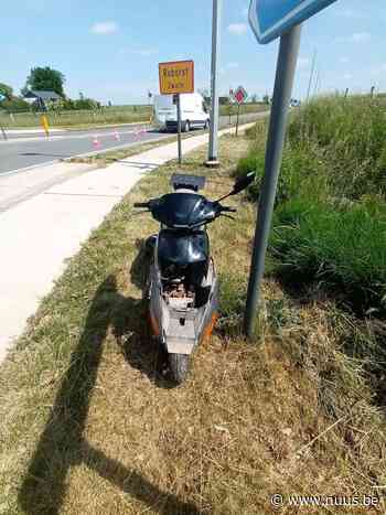 Scooter tegen bestelwagen aan kruispunt Den Os in Zwalm - NUUS