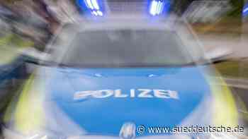 Unfall mit gestohlenem Auto auf B5 bei Falkenhagen - Süddeutsche Zeitung - SZ.de