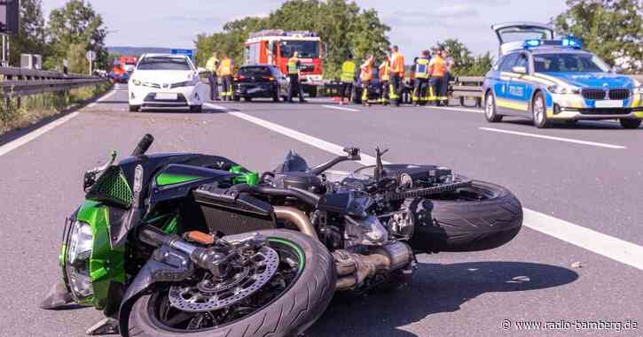 Unfall mit 3 Autos und Motorrad endet glimpflich