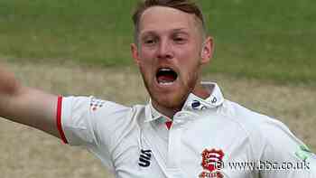 County Championship: Essex complete big victory over Lancashire