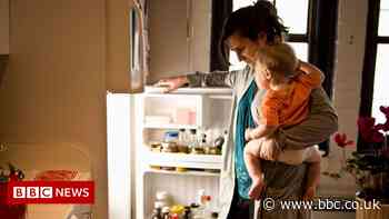 Children 'food poisoned after fridges are turned off' - BBC