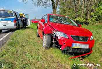 Verkehrsunfall in Chemnitz: Wagen landet im Graben | blick.de - Chemnitz - Blick.de