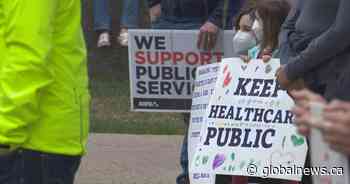 Advocates rally at Lethbridge City Hall to support public health-care system - Global News