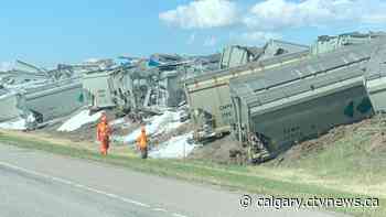 43 CP Rail cars carrying potash derail east of Fort Macleod, Alta.