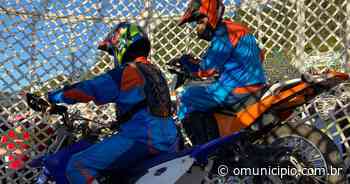 VÍDEO – Show com globo da morte movimenta o Brusque Motorcycle; veja como foi - O Município