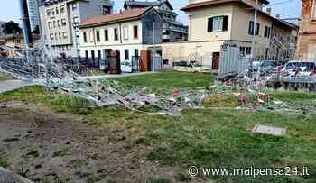 Subito vandalizzata un'opera di Fiber Art nel parco del museo del Tessile a Busto - malpensa24.it