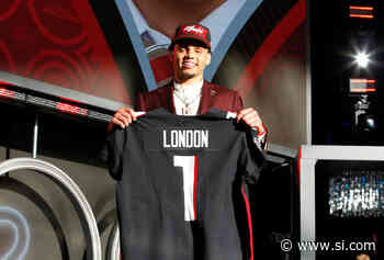 LOOK: Ex-USC WR Drake London Sports New NFL Jersey - Sports Illustrated