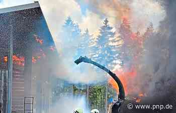 Holzhäcksler-Brand: Polizei spricht von technischem Defekt - Passauer Neue Presse - PNP.de