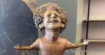 Sechs schlimmste Statuen von Fußballern nach der von Sergio Agüero, deren Bau neun Monate dauerte - - nachrichtend.com