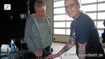 Wirtschaft Geesthacht: Mitarbeitersuche mit der Tätowiermaschine - Hamburger Abendblatt